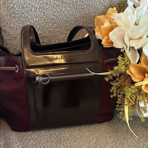 Salvatore Ferragamo Women’s Burgundy Vintage Tote Handbag with EUC comes w/COA